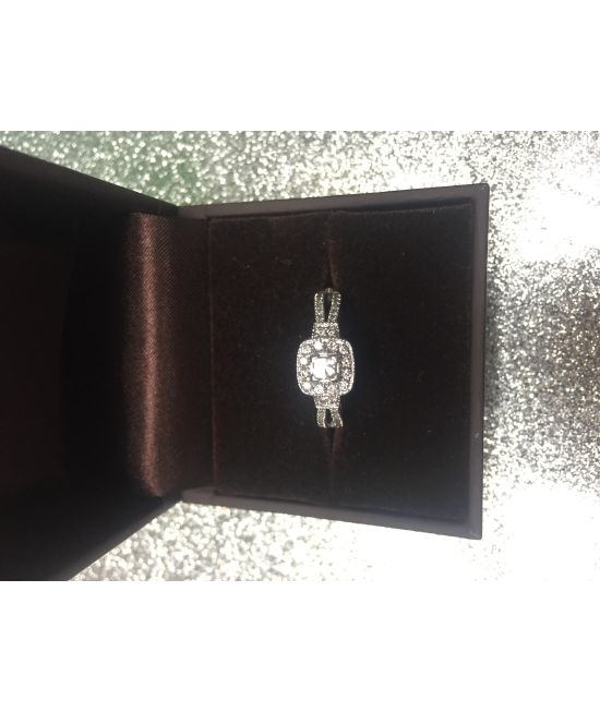Louis Vuitton LV Monogram Fusion Diamond White Gold Ring at 1stDibs  lv  diamond ring, louis vuitton monogram ring, louis vuitton ring diamond