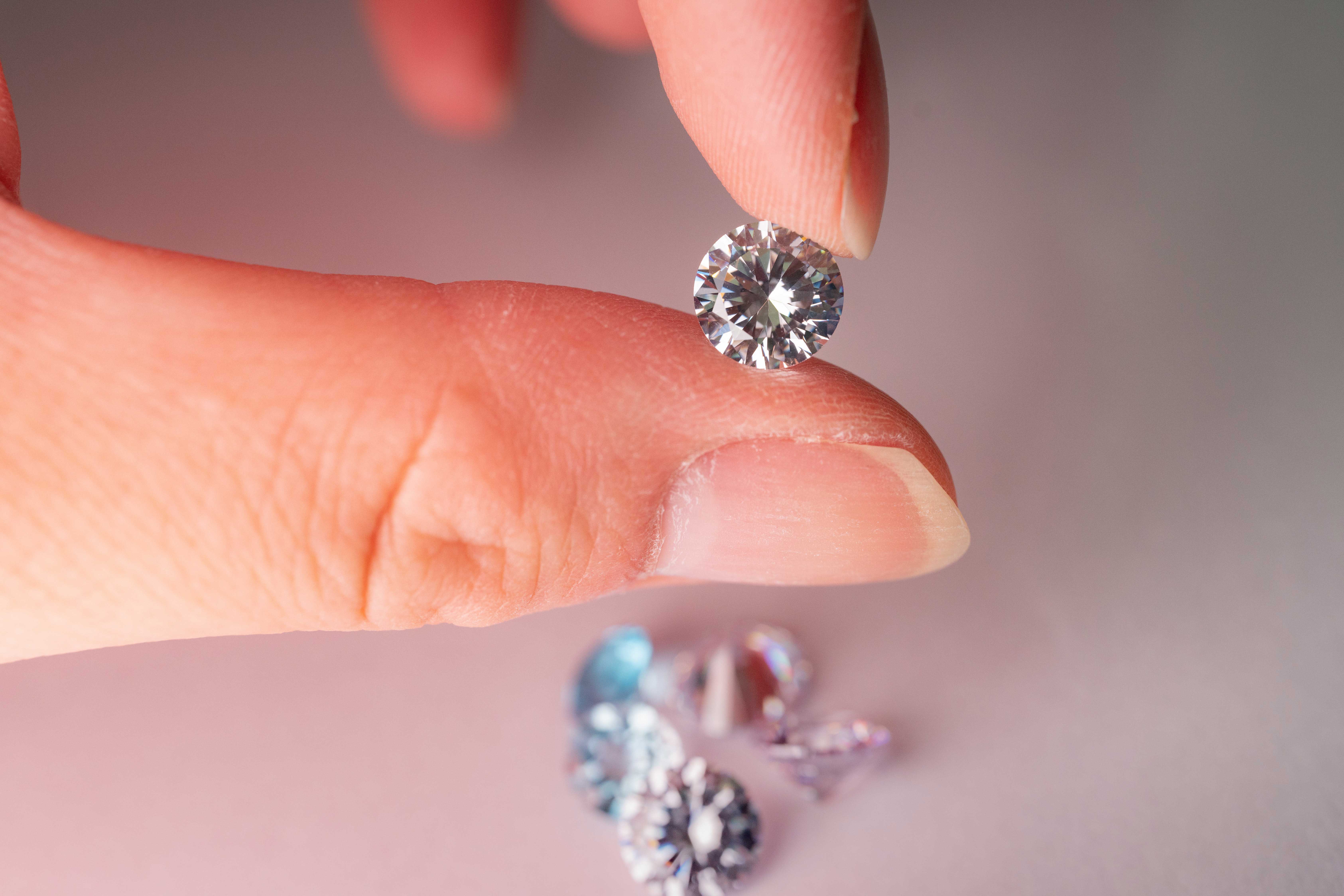 Gaining Clarity: Understanding the 4C’s of Diamonds